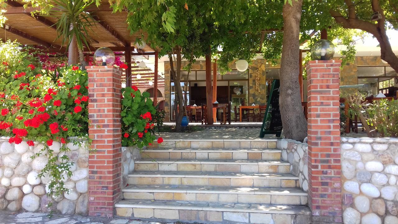 Hotel Dougas อาร์คูดี ภายนอก รูปภาพ