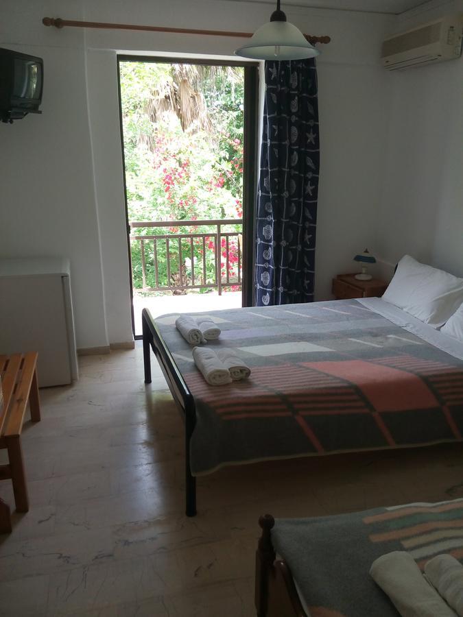 Hotel Dougas อาร์คูดี ภายนอก รูปภาพ